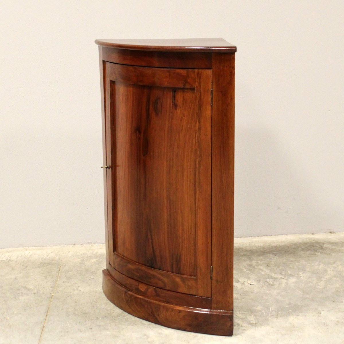 Ancien encoignure table de chevet d'époque Louis Philippe en noyer - Italie 19ème-photo-1
