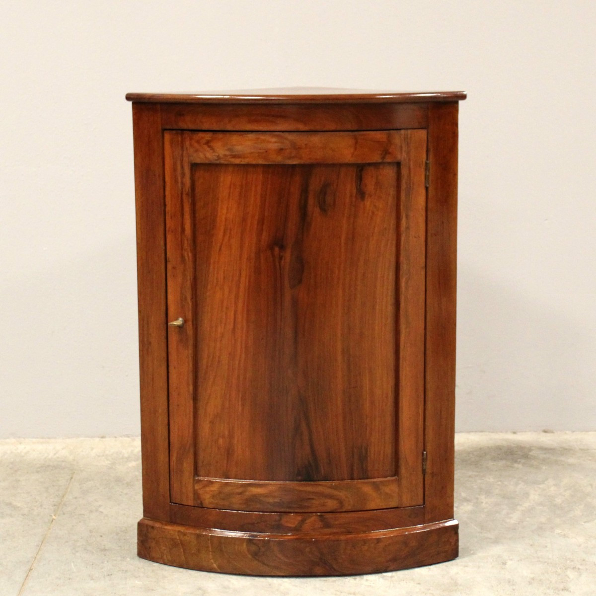 Ancien encoignure table de chevet d'époque Louis Philippe en noyer - Italie 19ème