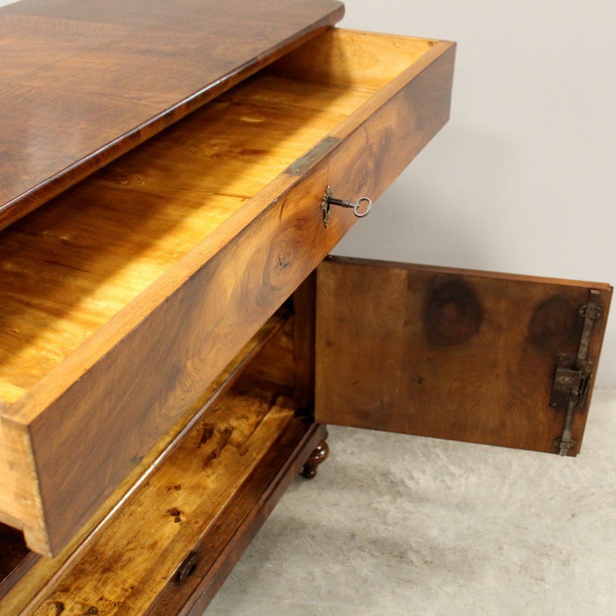 Antique Louis Philippe Sideboard Dresser Cabinet Cupboard Buffet In Walnut – Italy 19th-photo-7