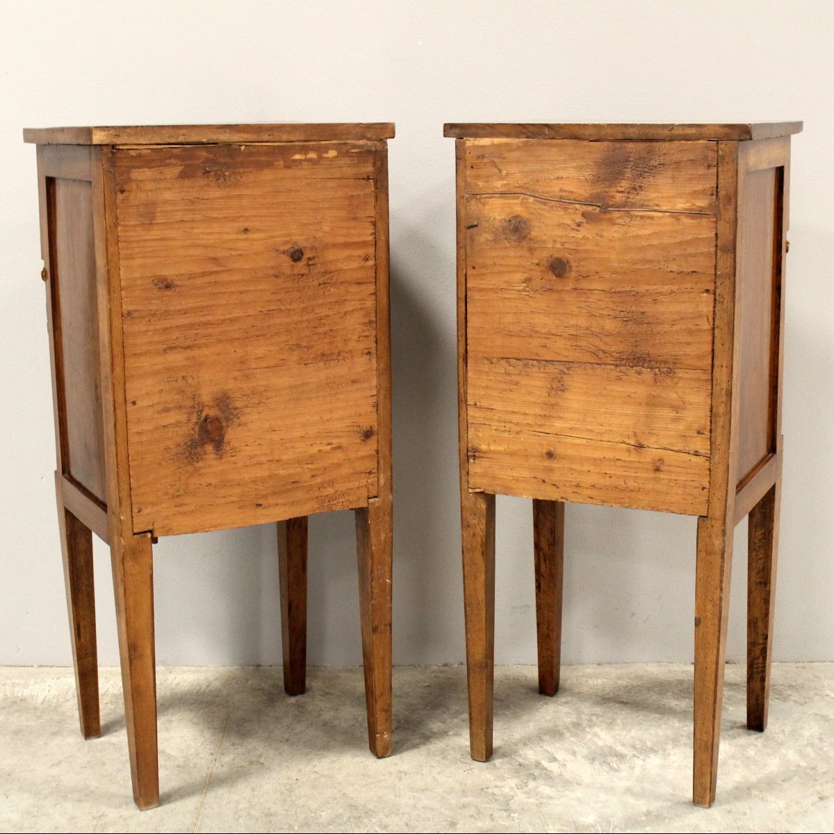 Ancien paire de tables de chevet d'époque Directoire en noyer "Retour d'Egypte" Italie 18ème-photo-8