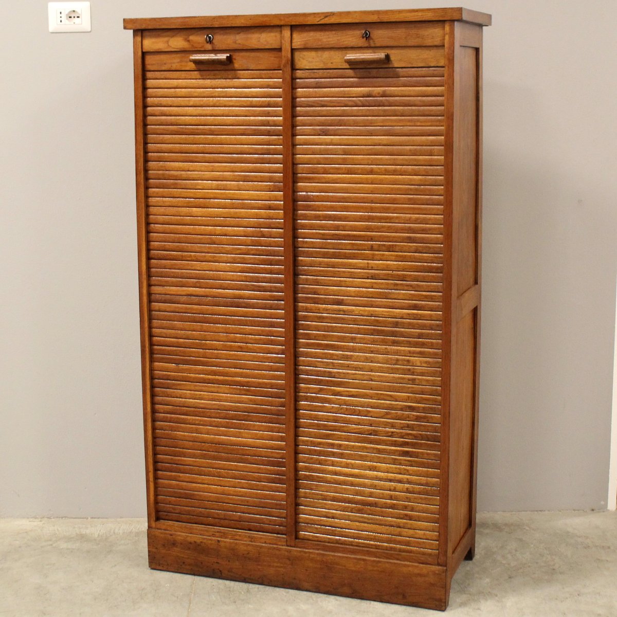 Antique Binder Rolling Curtain Filing Cabinet In Oak-photo-2