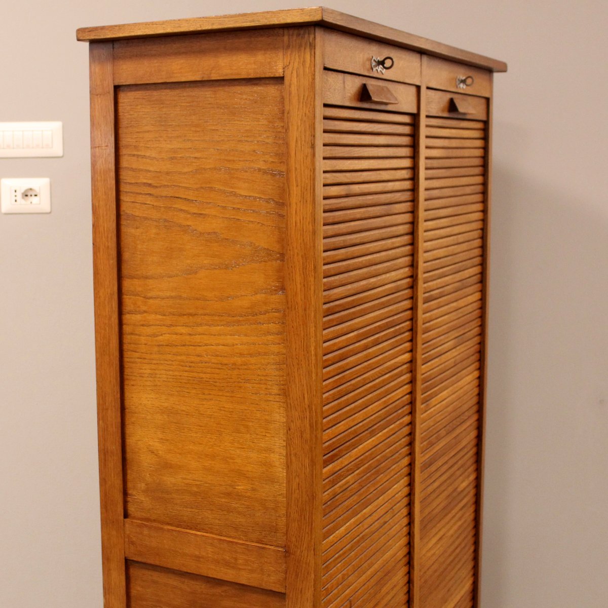 Antique Binder Rolling Curtain Filing Cabinet In Oak-photo-3