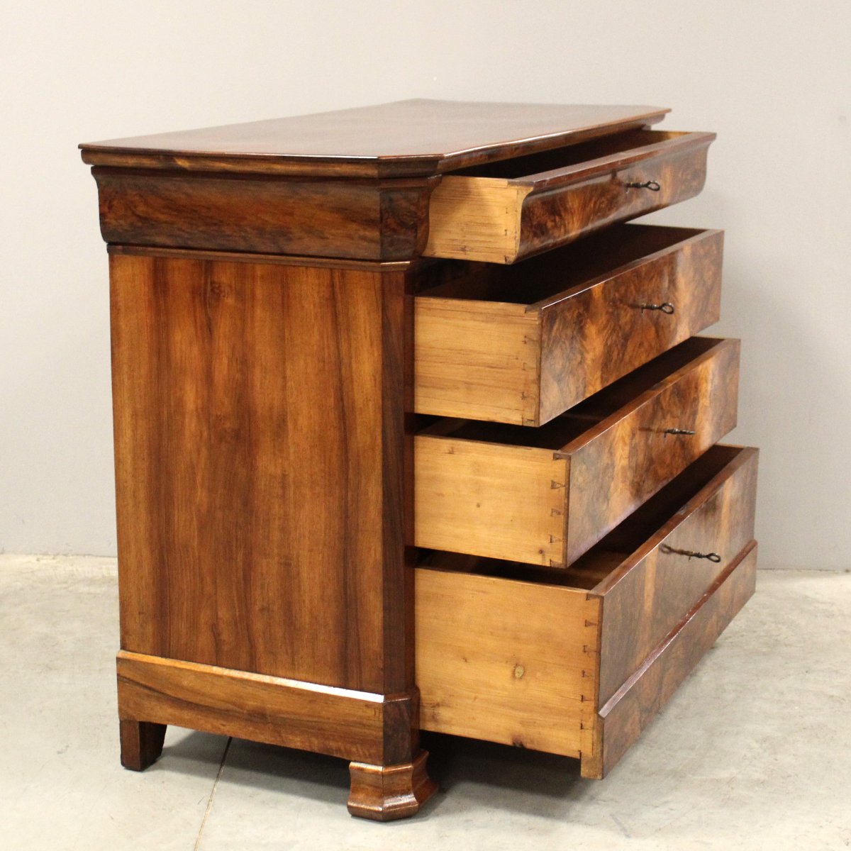 Antique Louis Philippe Dresser Chest Of Drawers In Walnut - 19th-photo-2