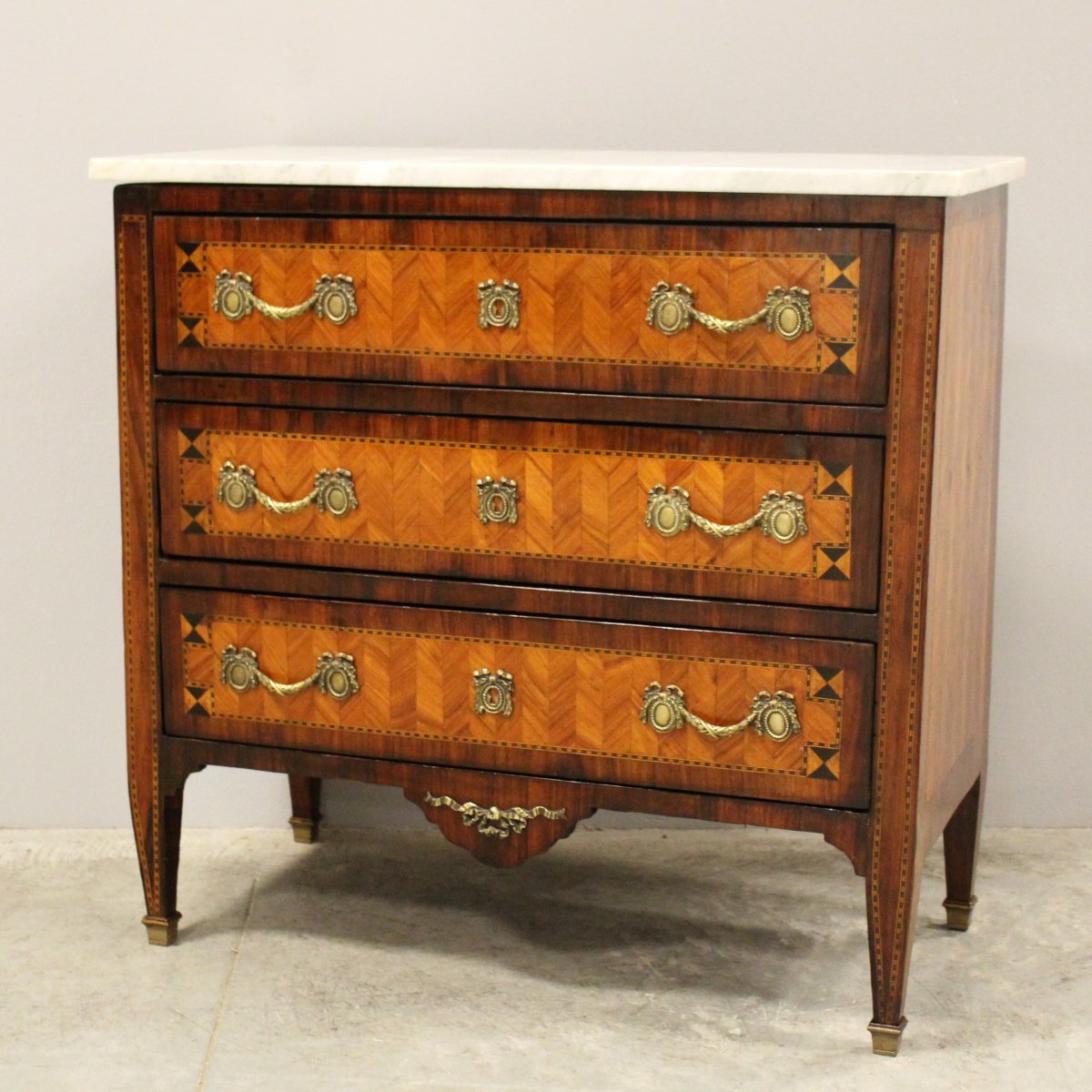 Ancien commode d'époque Louis XVI en marqueterie - 18ème-photo-2