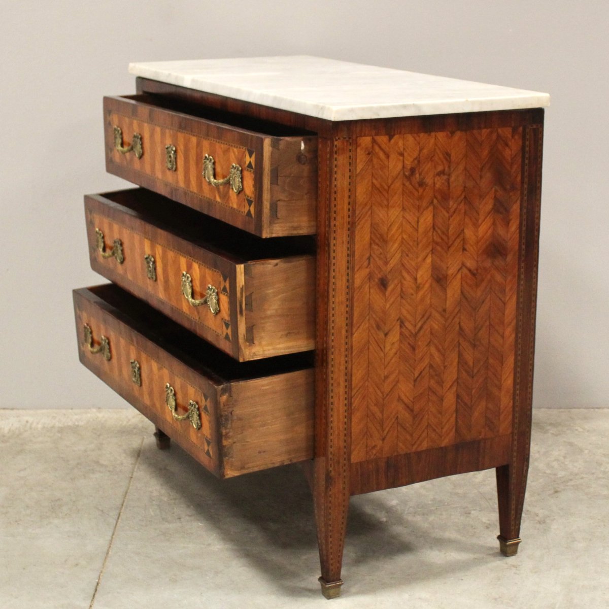 Ancien commode d'époque Louis XVI en marqueterie - 18ème-photo-2