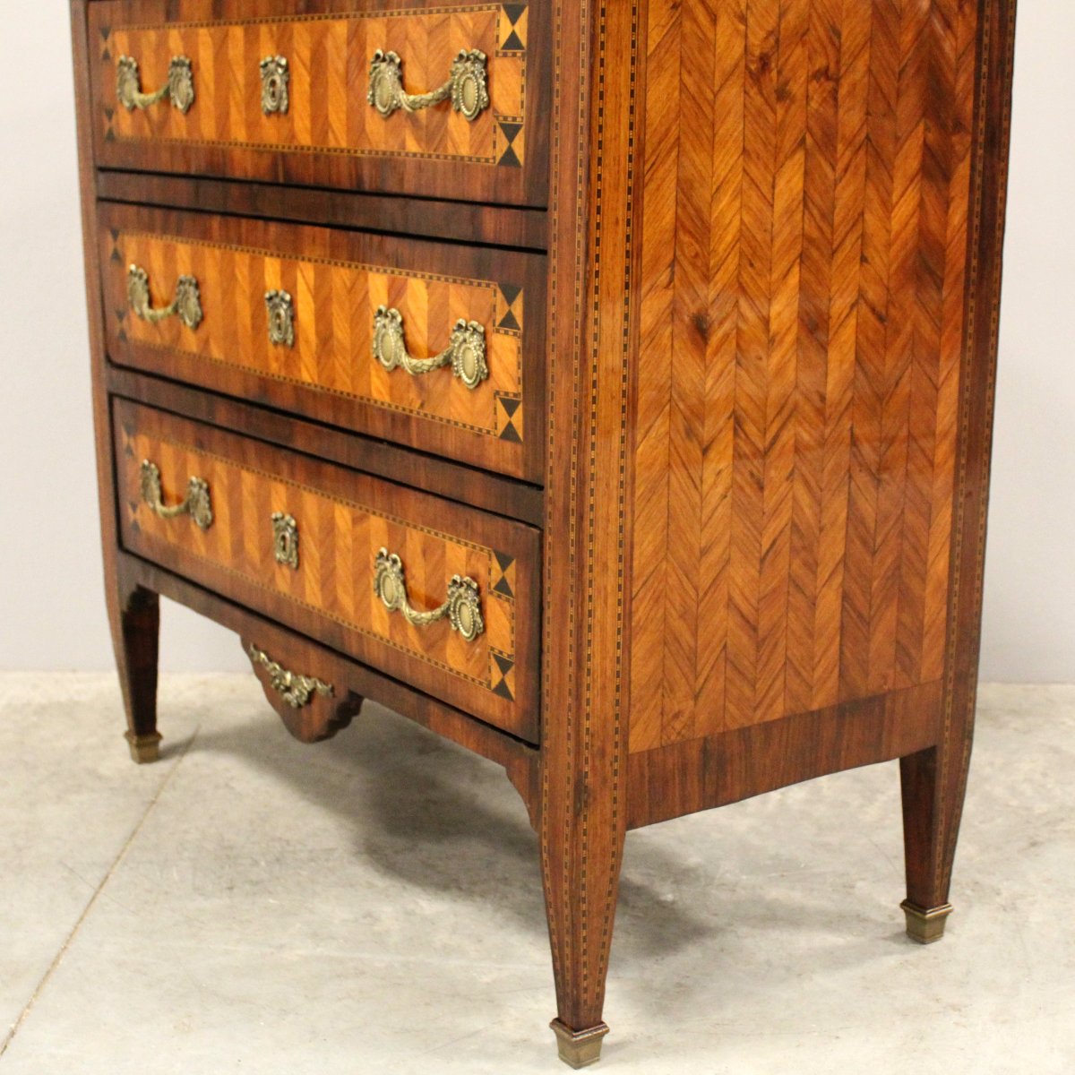 Ancien commode d'époque Louis XVI en marqueterie - 18ème-photo-4