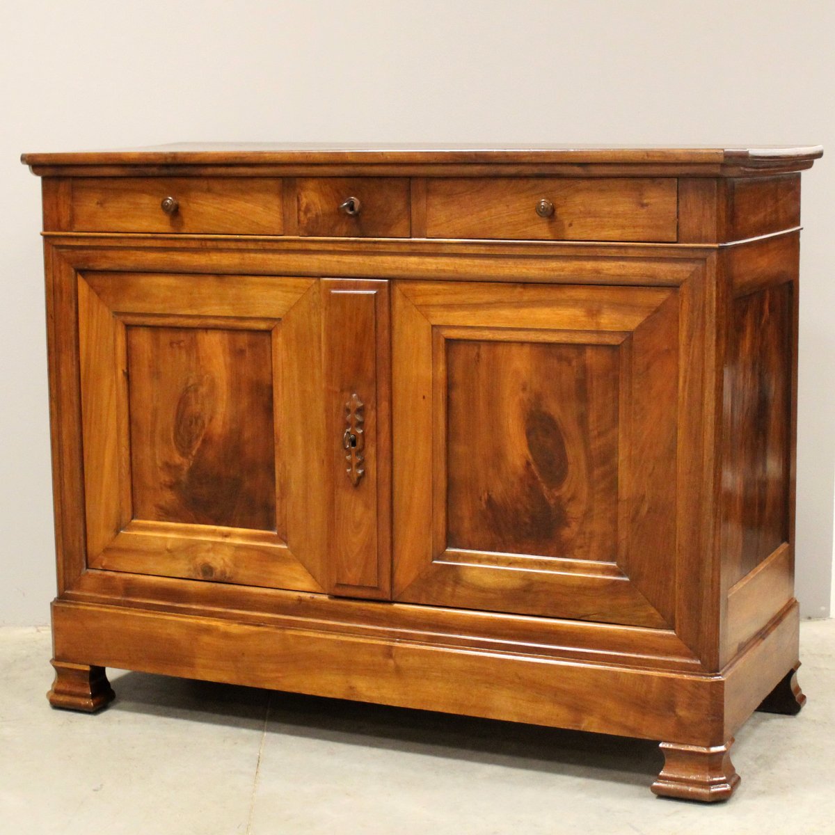 Antique Louis Philippe Sideboard Dresser Cabinet Cupboard Buffet In Walnut - 19th
