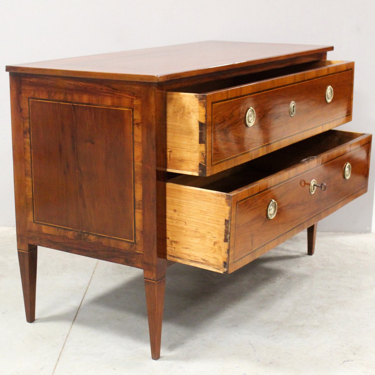 Antique Louis XVI Chest Of Drawers In Walnut And Marquetry - Italy 18th-photo-3