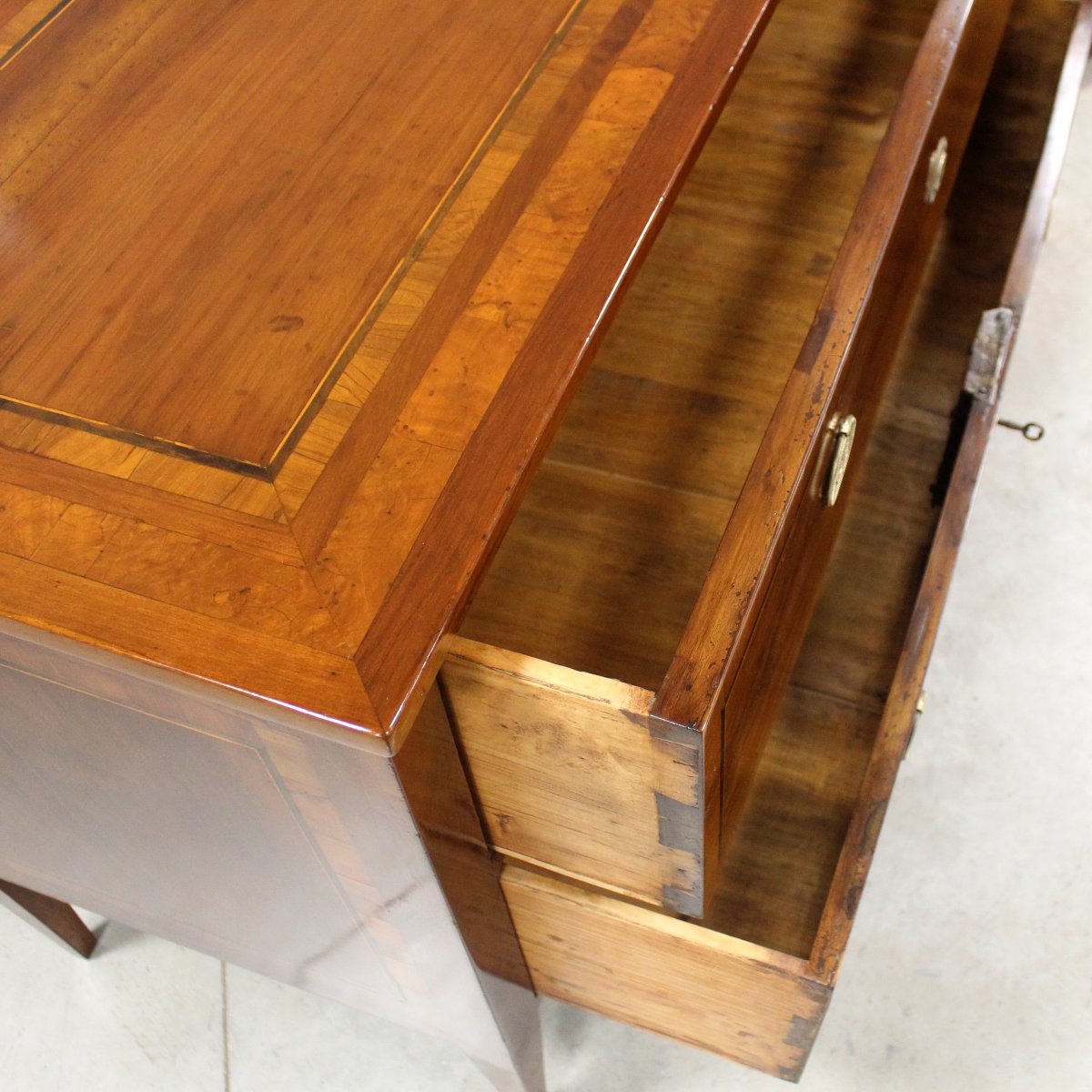 Antique Louis XVI Chest Of Drawers In Walnut And Marquetry - Italy 18th-photo-5