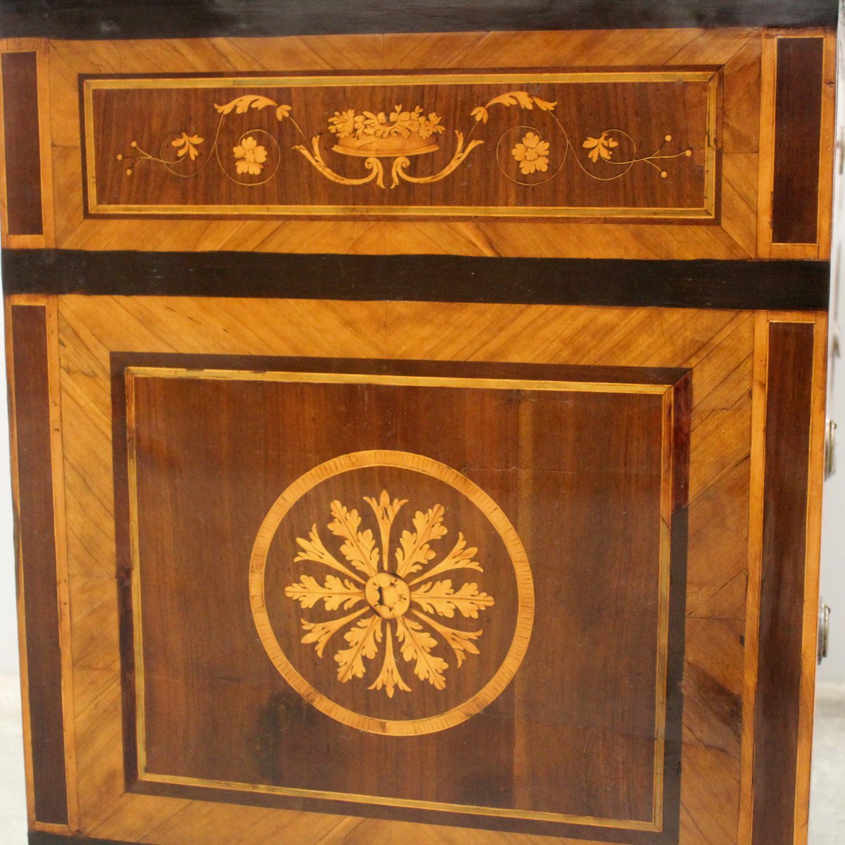 Antique Louis XVI Chest Of Drawers In Walnut And Marquetry - Italy 18th-photo-5
