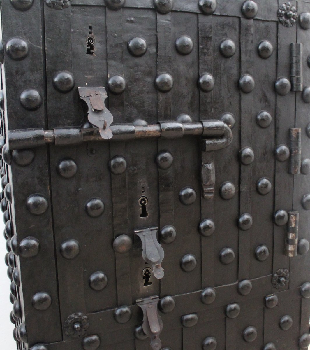 Antique Studded Safe Strongbox - Italy 18th Century -photo-1