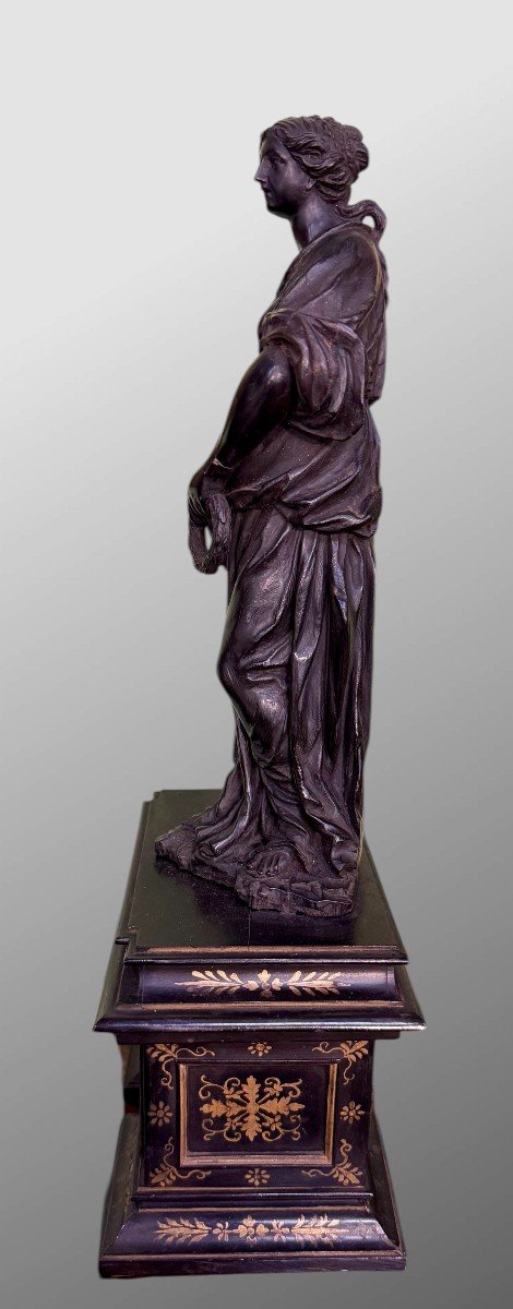 Statue En ébène Représentant Une Figure féminine allégorique. 17ème Siècle-photo-2