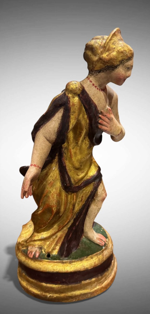 Statue en papier mâché polychrome représentant une figure féminine - XVIIe-XVIIIe siècle-photo-3
