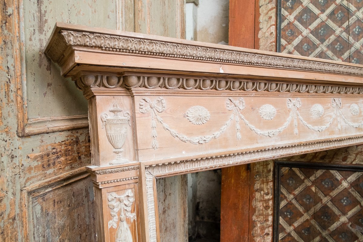 Cheminée en pin de style néoclassique avec décors appliqués, Italie XIXe siècle-photo-2