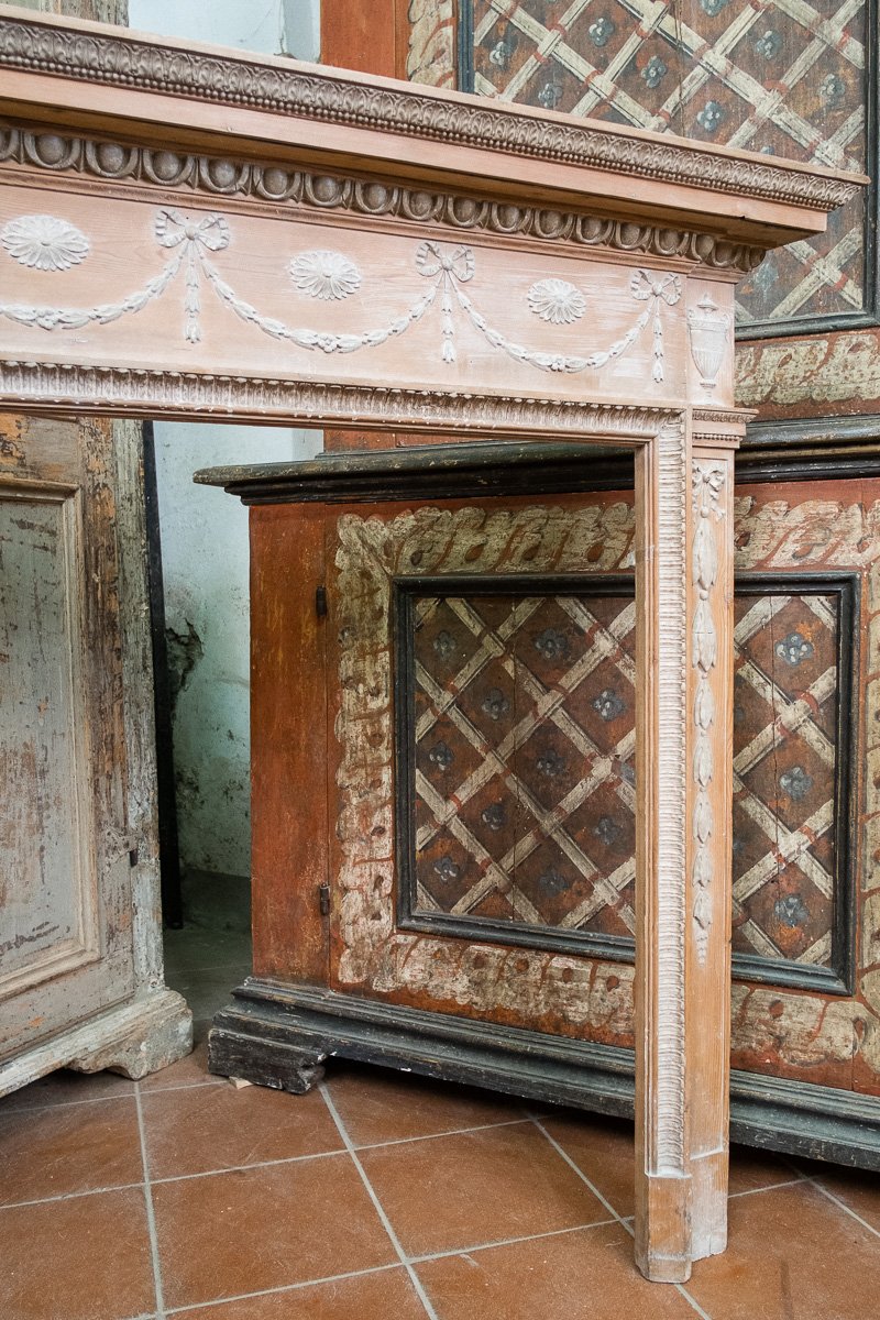 Cheminée en pin de style néoclassique avec décors appliqués, Italie XIXe siècle-photo-4