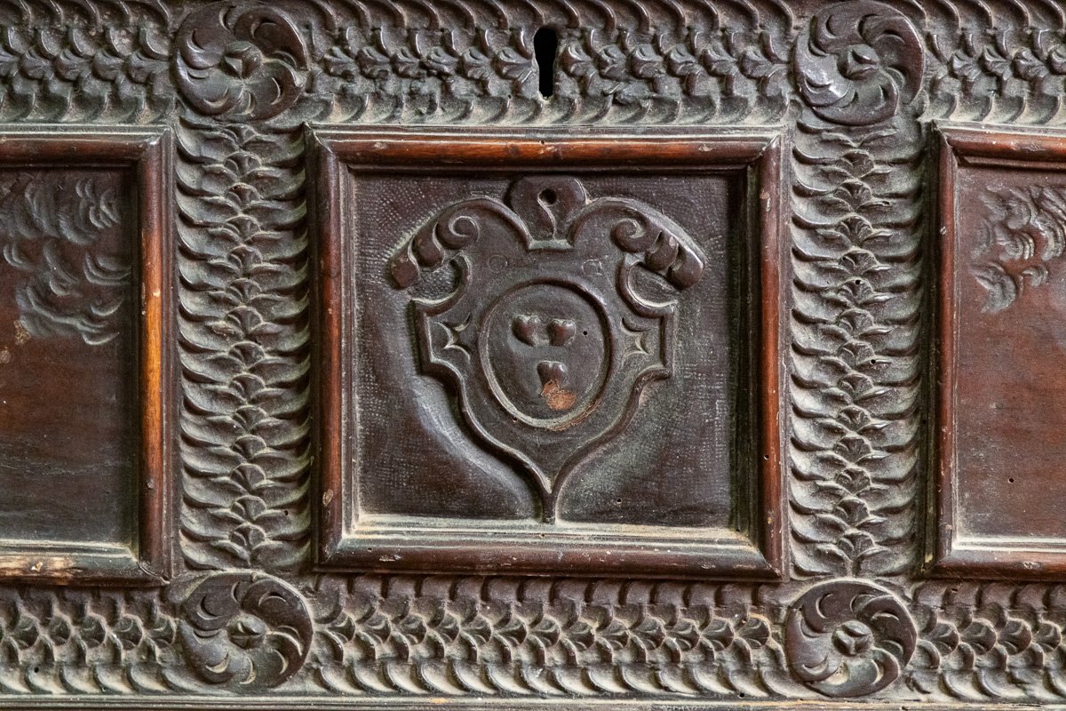 Antique Carved Walnut Cassone With Figures, Venetian 17th C.-photo-3