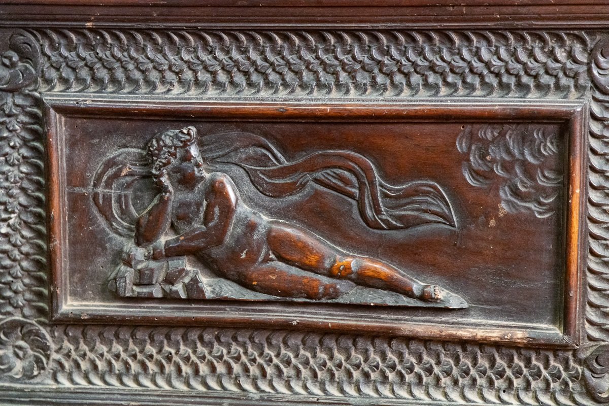 Antique Carved Walnut Cassone With Figures, Venetian 17th C.-photo-4