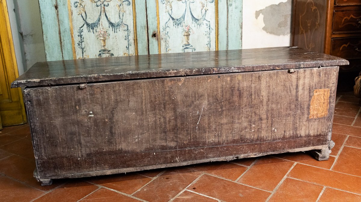 Antique Carved Walnut Cassone With Figures, Venetian 17th C.-photo-5