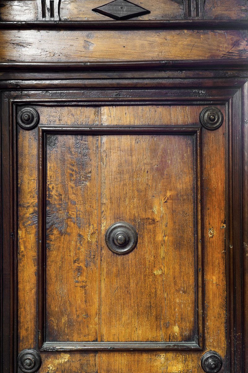 Rare Tuscan Buffet In Poplar And Walnut, Triglyph Frieze, Italy 17th Century-photo-6