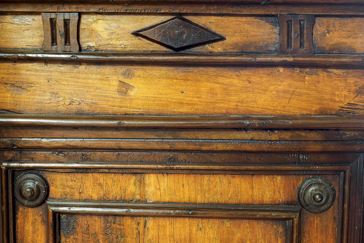 Rare Tuscan Buffet In Poplar And Walnut, Triglyph Frieze, Italy 17th Century-photo-7