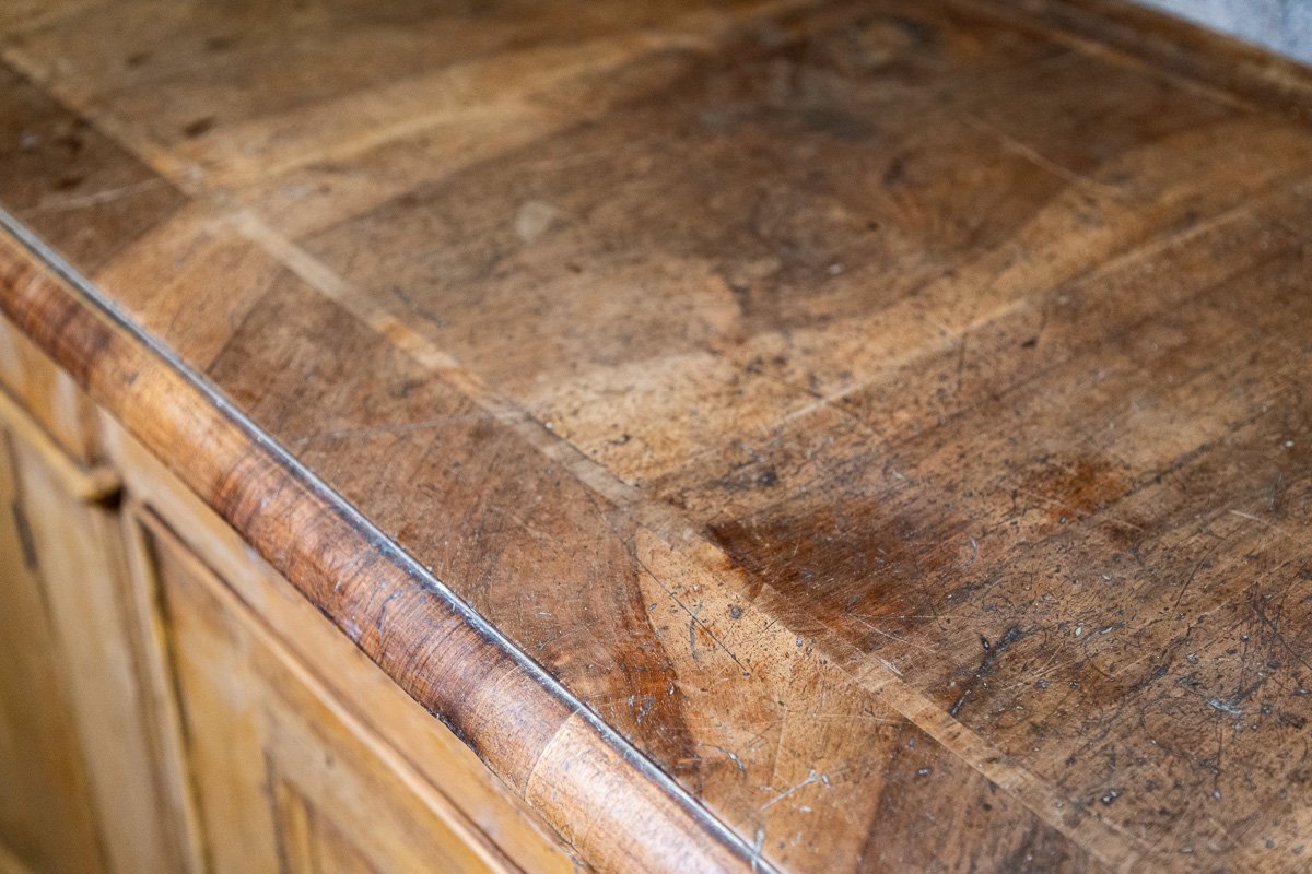 Antique 17th-century Tuscan Sideboard, Lacquered In Ochre, With Four Doors And An Inlaid Walnut Top-photo-5