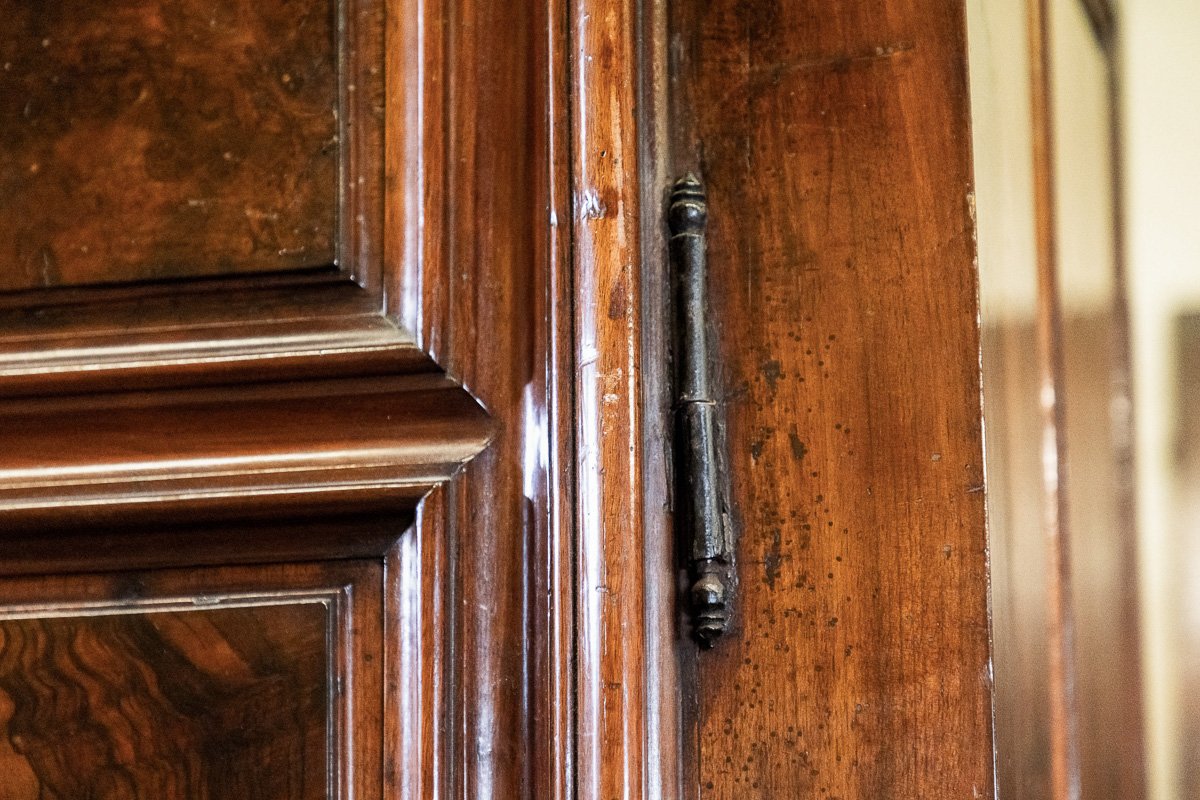 Grande armoire ancienne en noyer et ronce de noyer, Ligurie, Italie XVIIe siècle-photo-1