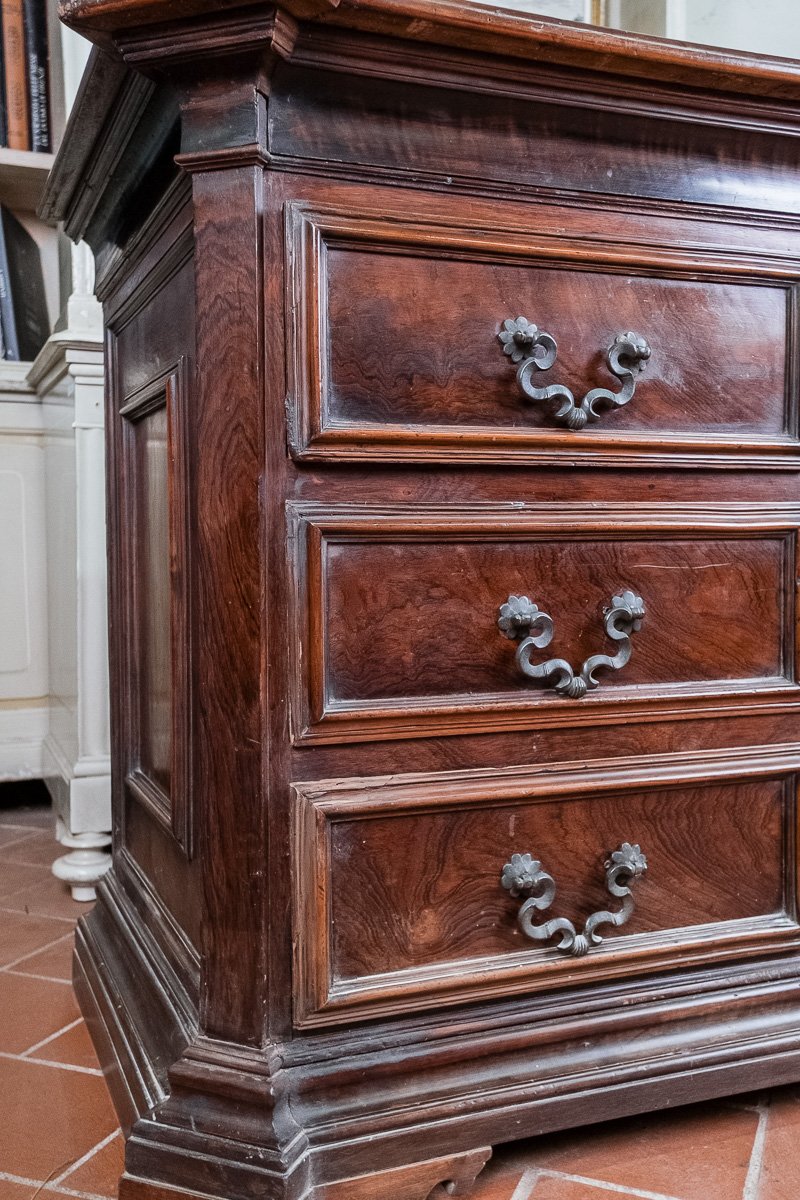 Commode ancienne toscane en palissandre et poirier, XVIIe siècle-photo-3