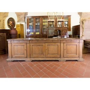 Antique 17th-century Tuscan Sideboard, Lacquered In Ochre, With Four Doors And An Inlaid Walnut Top