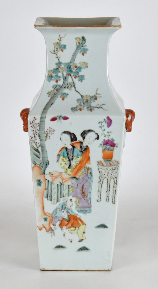 China 19th Century Porcelain Vase