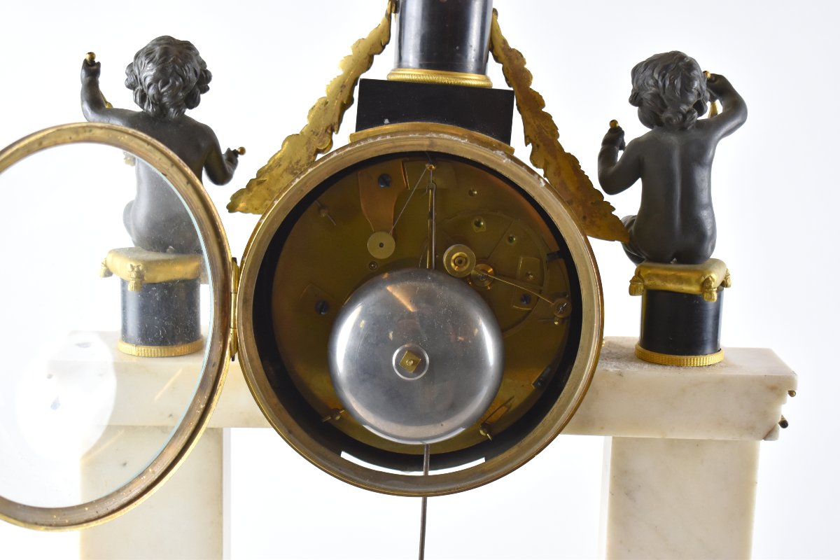 Mantel Clock, France, Late 18th Century -photo-1