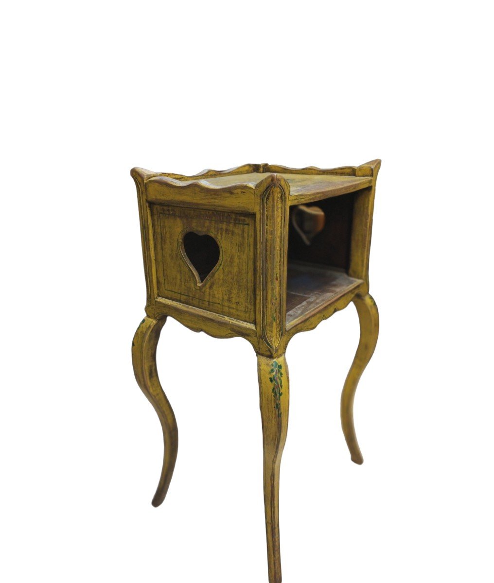 Table de chevet campagnard en bois laqué. Italie fin XIXe siècle.-photo-2