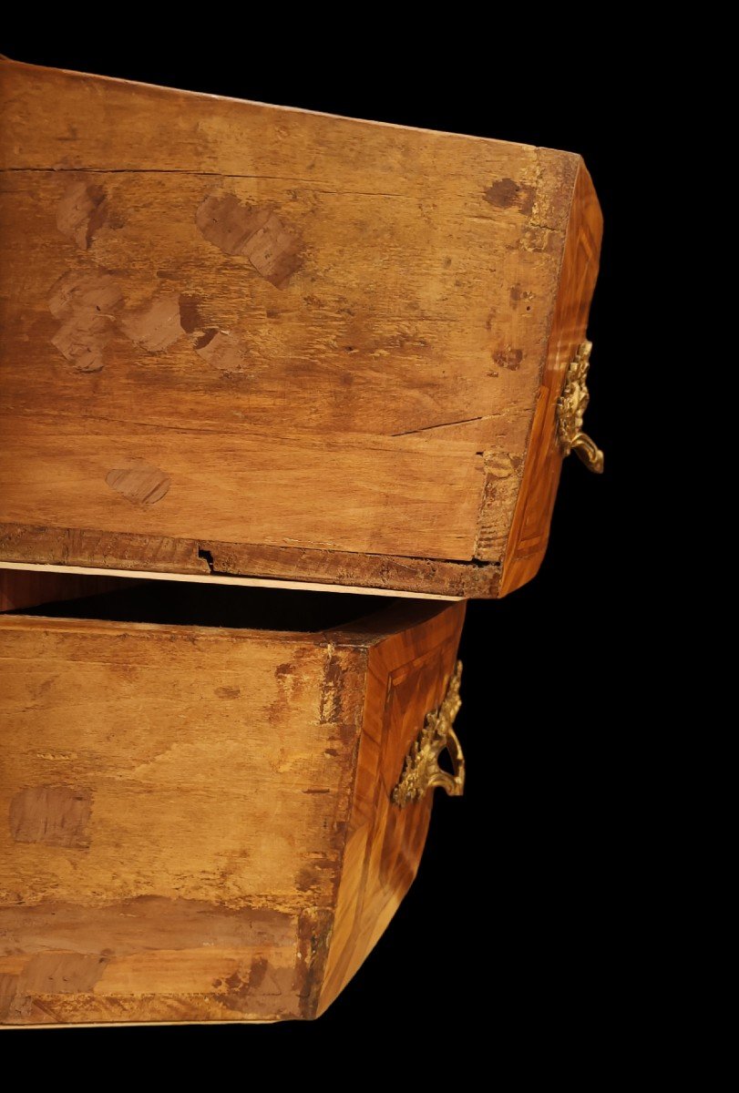 Chest Of Drawers Veneered In Bois De Rose.rome,louis XV Period.-photo-2