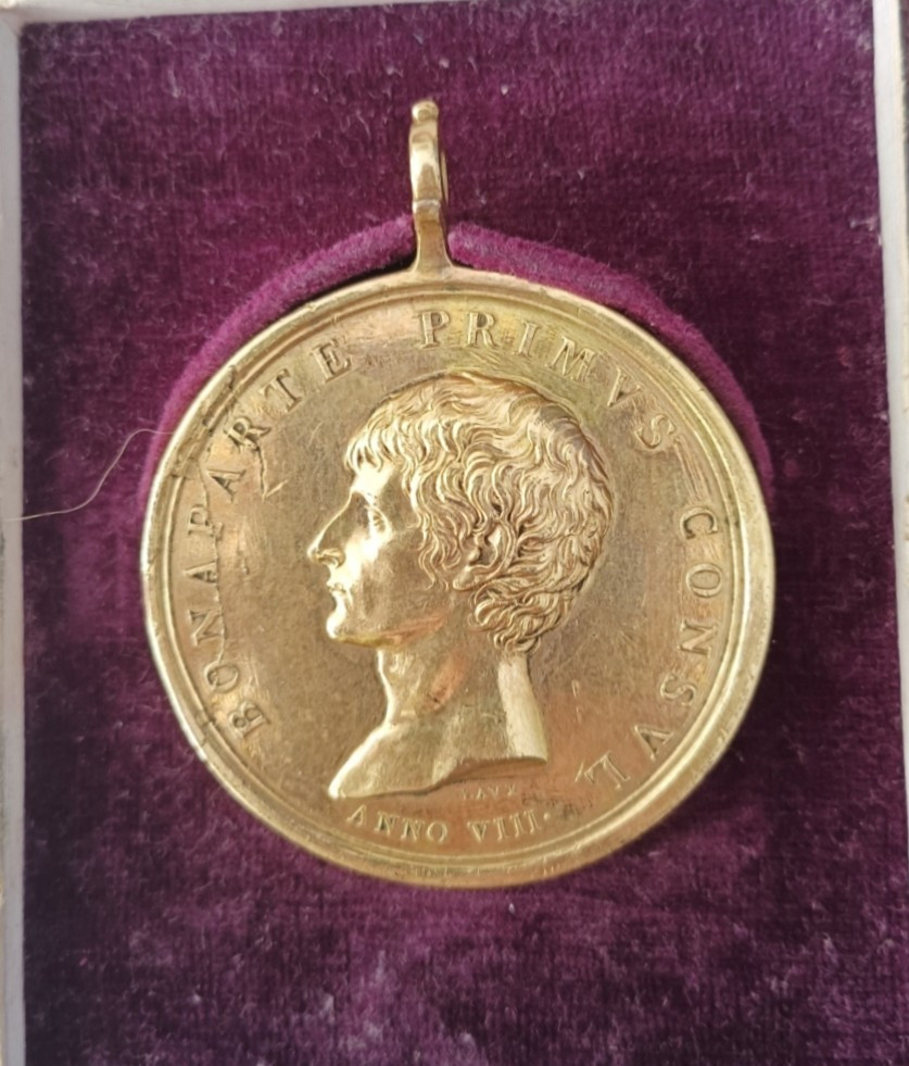 Médaille Napoléonienne En Bronze Doré. 1800.-photo-3