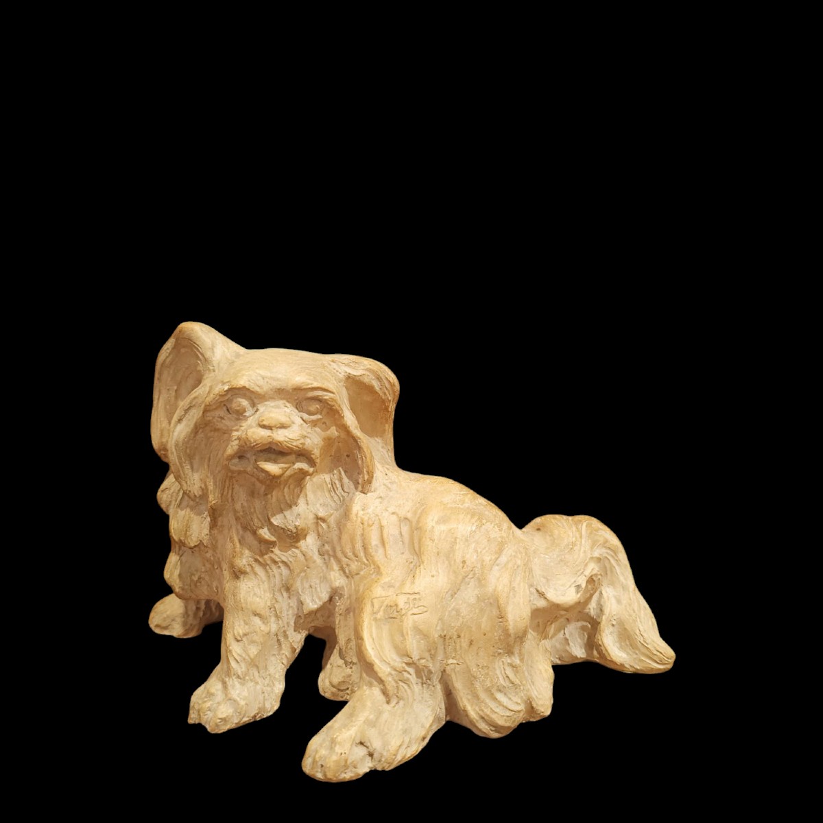 Sculpture en terre cuite Représentant Un Chien. Début Du 20e Siècle.