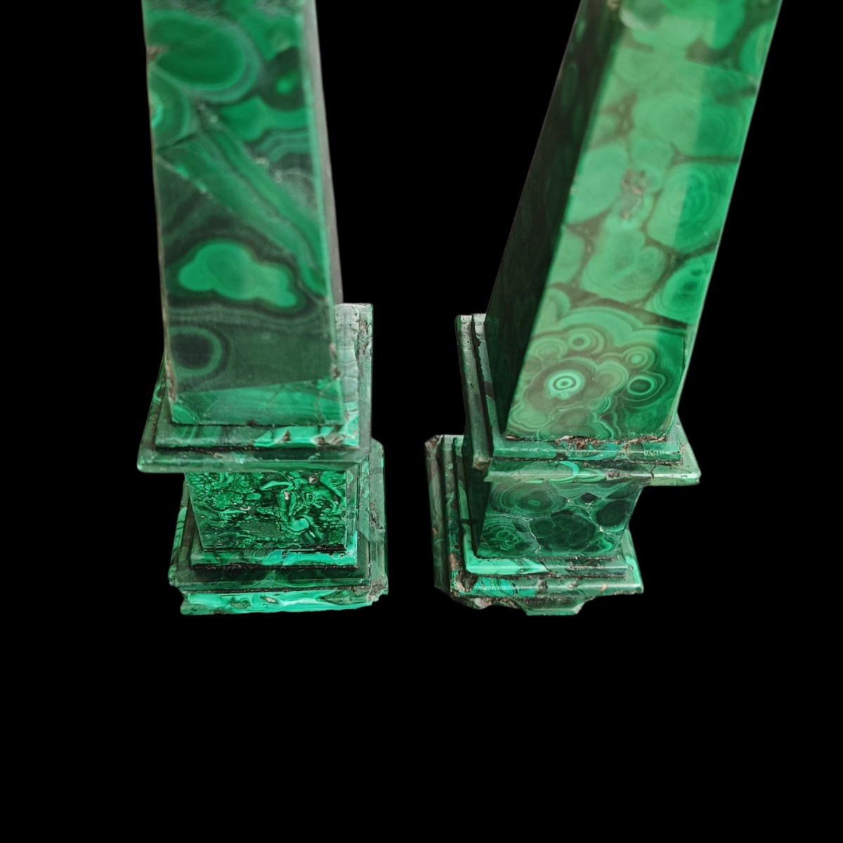 Paire d'obélisques en malachite. 19ème siècle.-photo-3