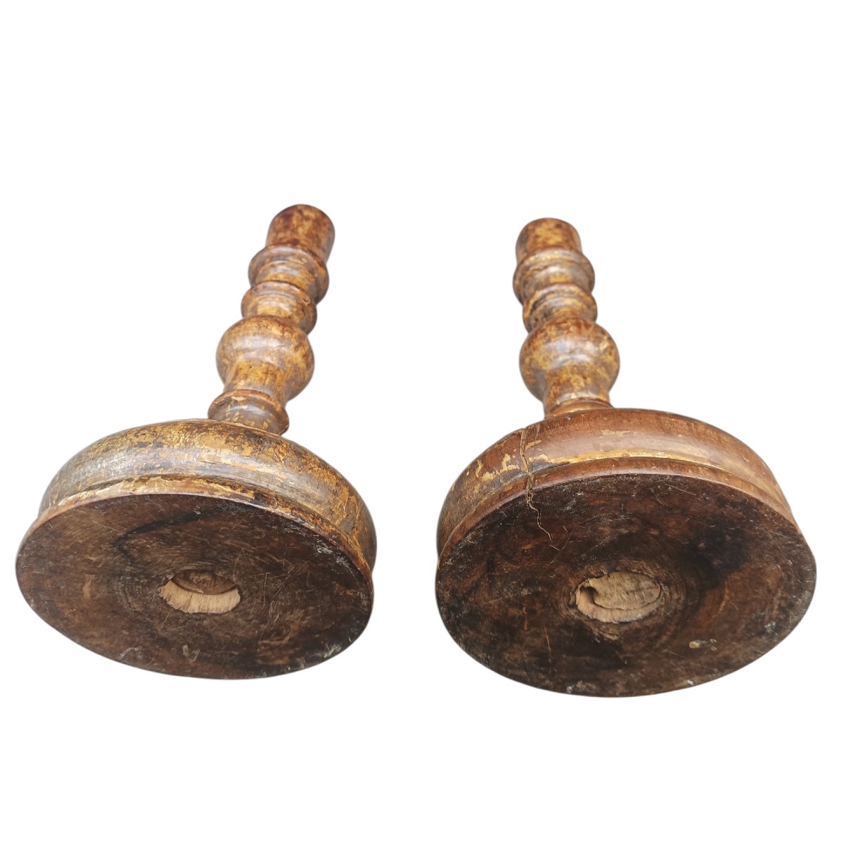 Paire de bougeoirs en bois laqué. Toscane, début du XVIIe siècle.-photo-2