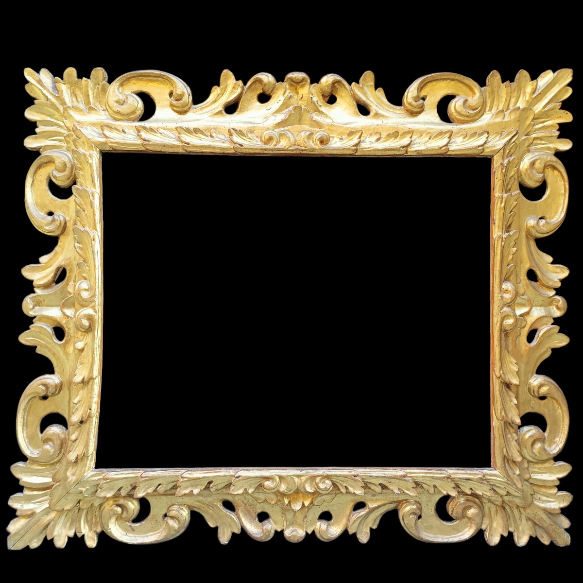 Large Palatine Gilded Wood Frame. Florence, Early 17th Century.