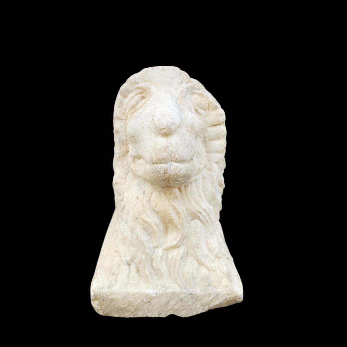 Lion en marbre blanc.Italie,16ème siècle.-photo-3