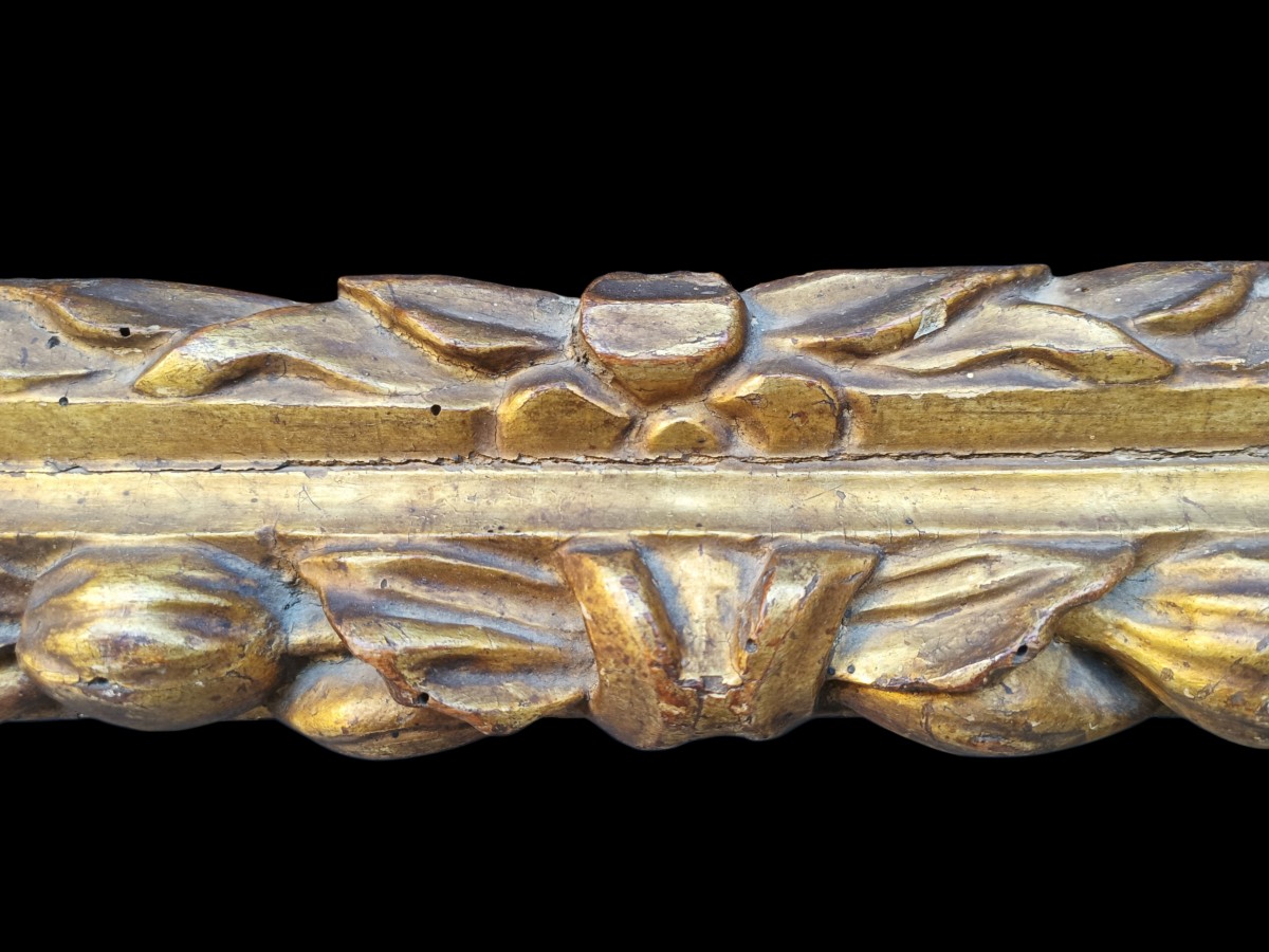 Cadre en bois doré. Émilie, XVIIe siècle.-photo-4