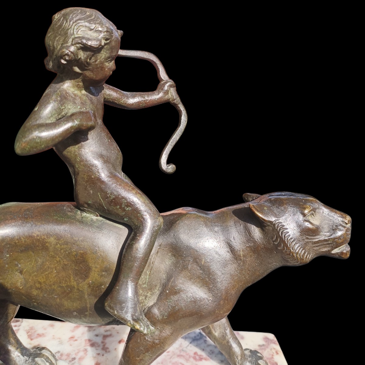 Sculpture en bronze d'Eros sur une panthère. Italie, début du XIXe siècle.-photo-4