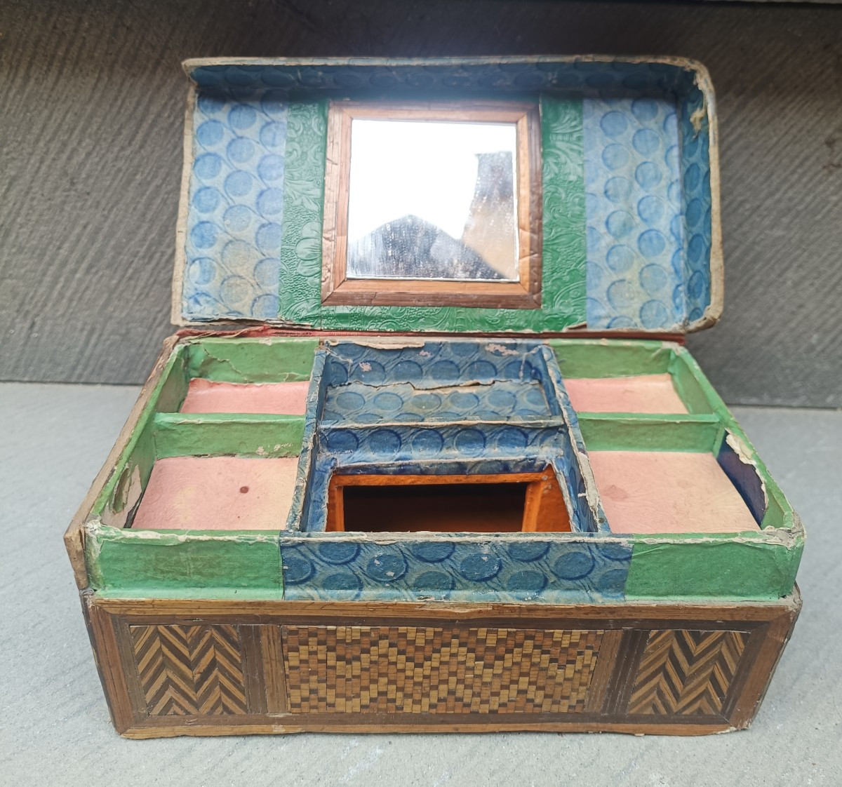 Straw Box. Italy,late 18th Century.-photo-1