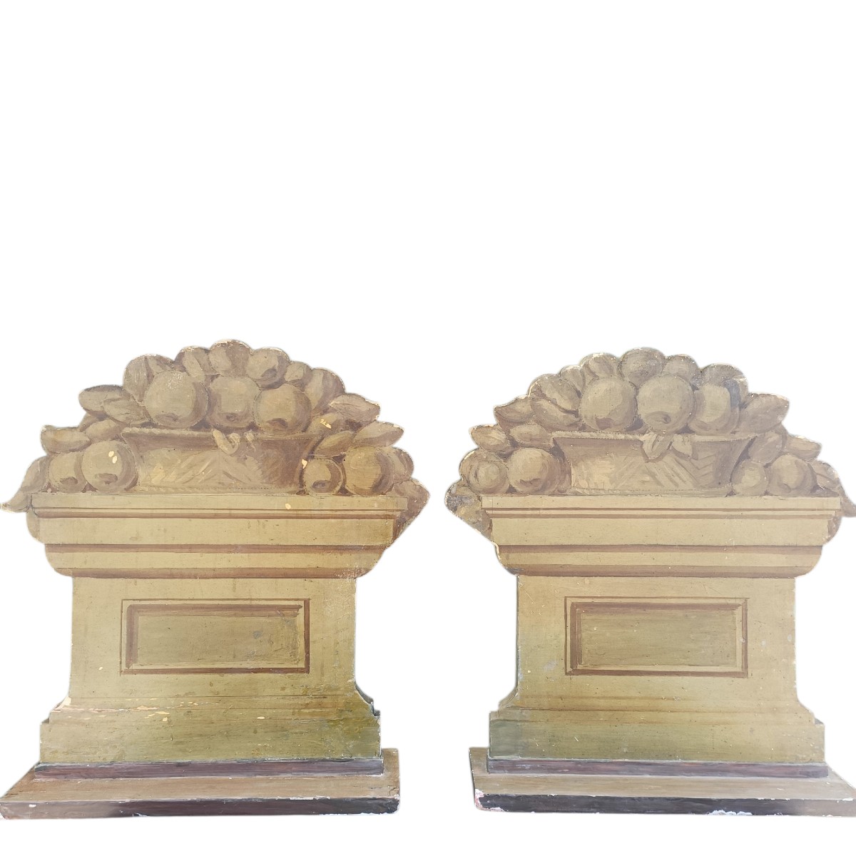 Paire de formes en bois peint. Italie, fin du XIXe siècle.