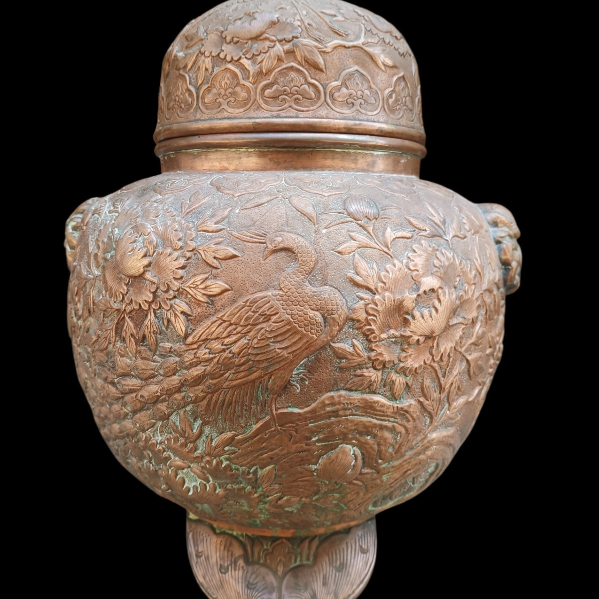 Embossed Copper Vase. China, Late 19th Century.-photo-2