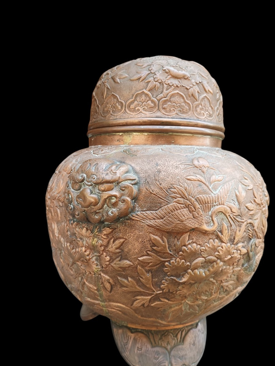Embossed Copper Vase. China, Late 19th Century.-photo-4