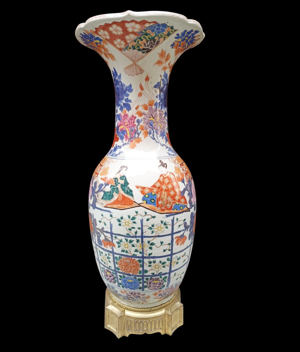 Vase en porcelaine à base en bronze doré. Japon, 19e siècle-photo-2