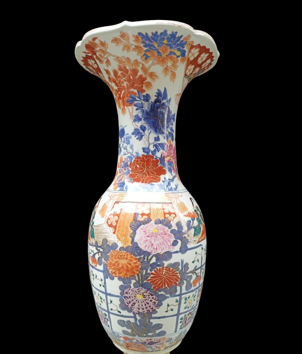 Vase en porcelaine à base en bronze doré. Japon, 19e siècle-photo-3