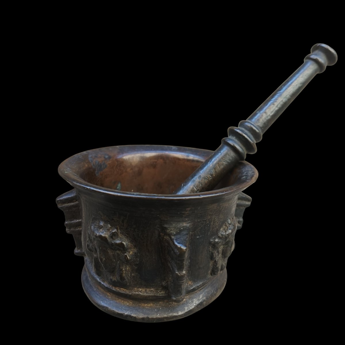 Mortier de pharmacie en bronze avec pilon. Italie, XVIIe siècle.-photo-2