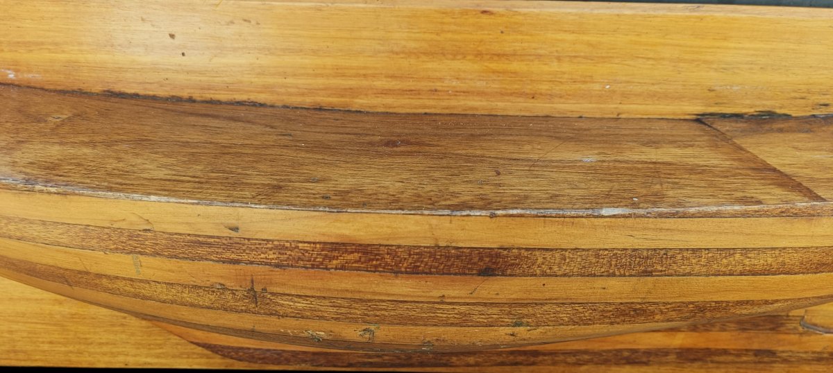 Grand bateau demi-coque en bois. Italie, première moitié du XXe siècle.-photo-4
