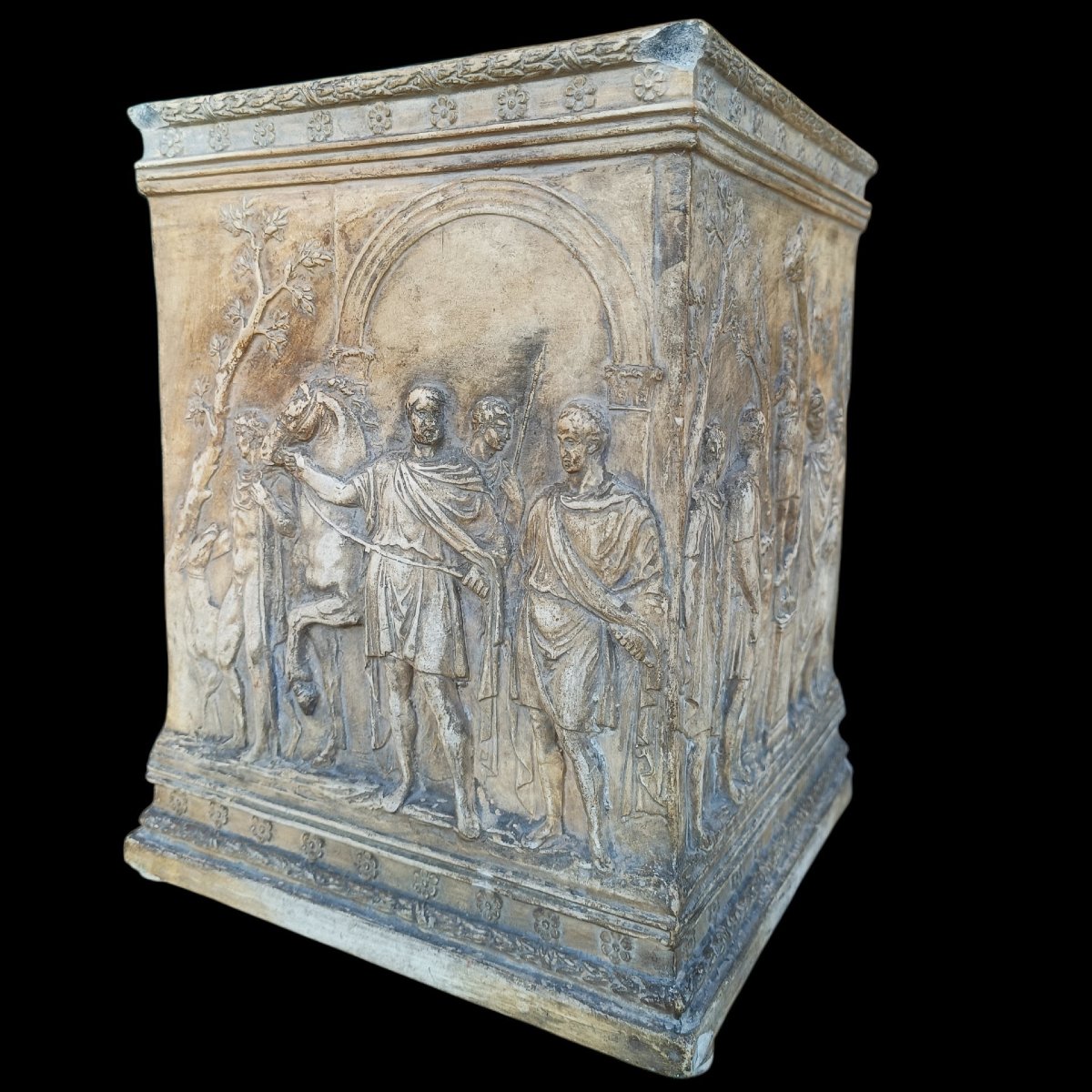 Vase en plâtre patiné. Italie, début du XXe siècle.-photo-3