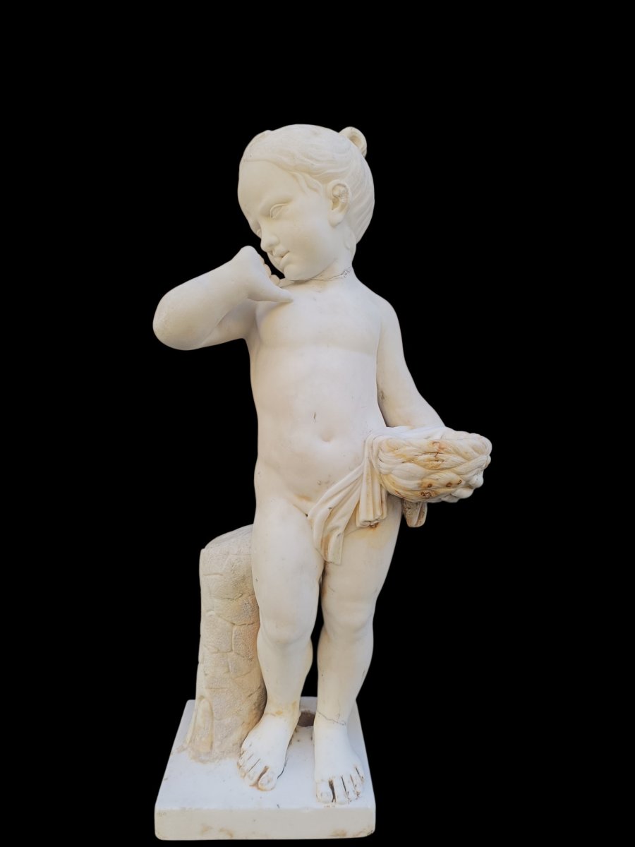 Sculpture en marbre représentant une jeune fille. Italie, début du XIXe siècle.